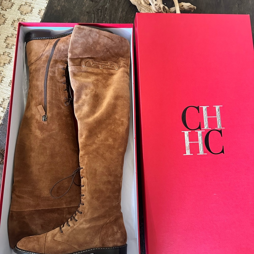 Carolina Herrera brown suede boots